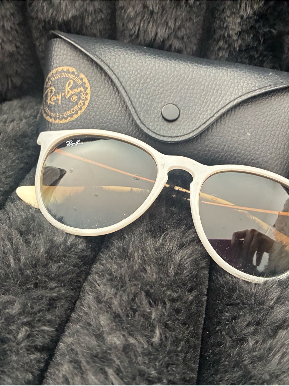 Ray-Ban Women's Sunglasses Ivory Frame with Dark Lenses